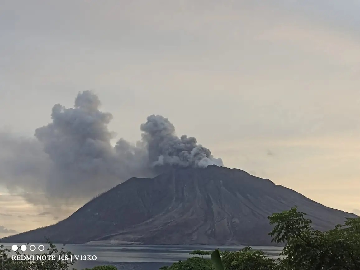 Gunung Raung Erupsi Dua Kali, Senin Pagi