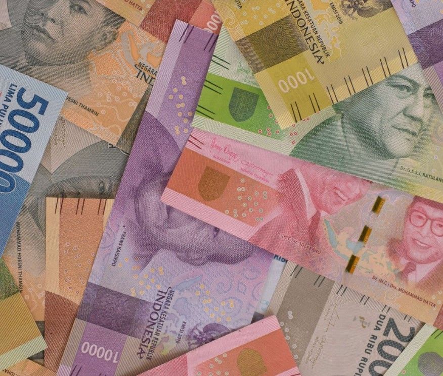 Rupiah Melemah Menuju Level Rp16.350 Saat Pasar SUN Bergairah