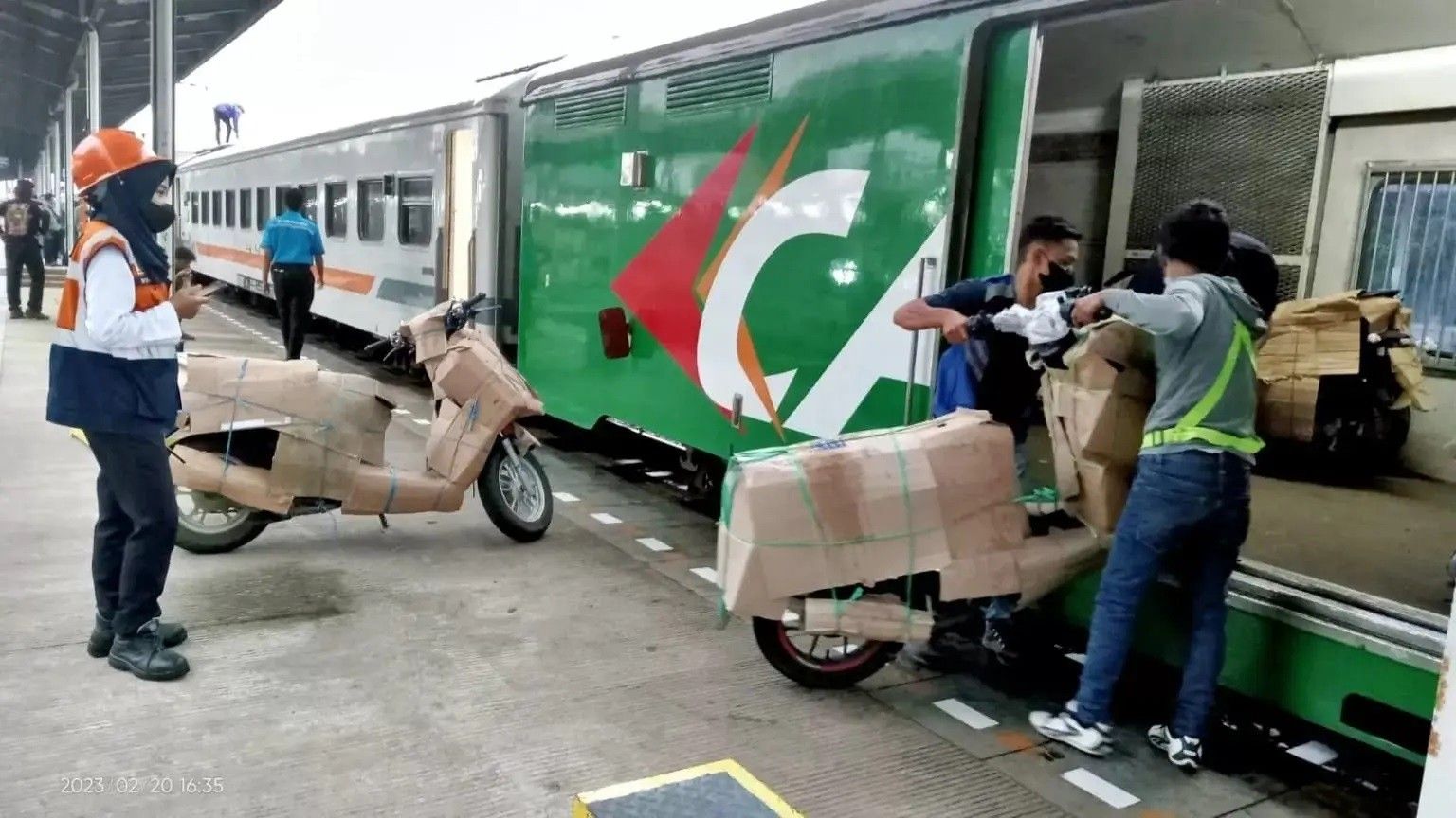 KAI Angkut Lebih Banyak Ritel di 2025