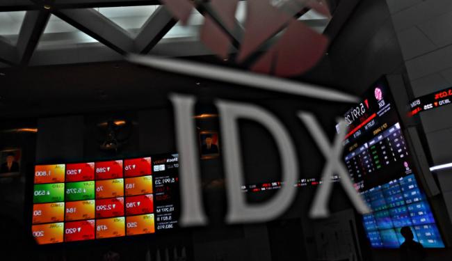 Investor Resah, IHSG Melorot ke 7.600 Setelah Perombakan Kabinet